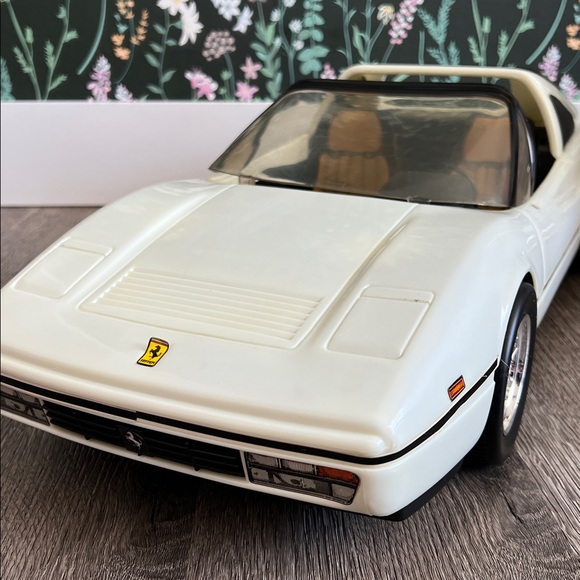 VINTAGE MATTEL BARBIE white Ferrari car 1980’s with original box!! - Picture 10 of 17
